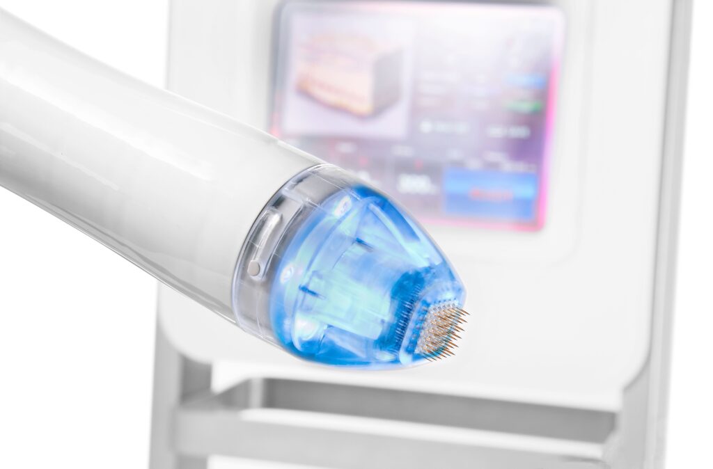 Product image of the Vivace RF microneedline device